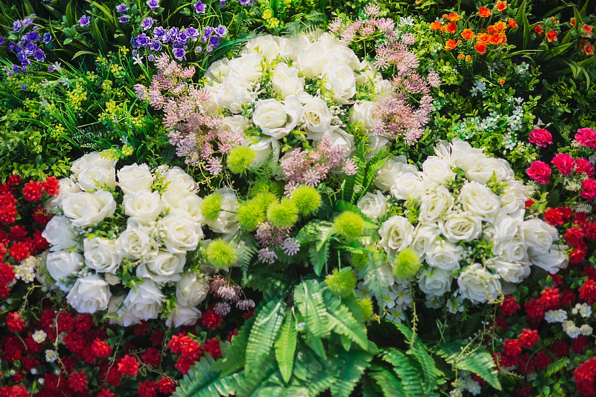 The Ultimate Guide to Bulk Wedding Flowers: From Planning to Arranging